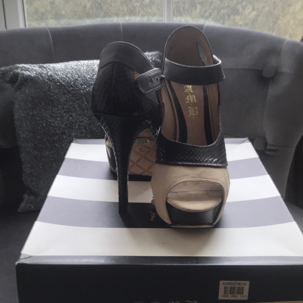 Shoes - Picture 2 of 4